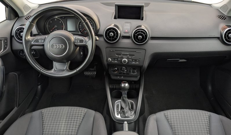 AUDI A1 1.6TDI 90CV STRONIC AMBITION lleno