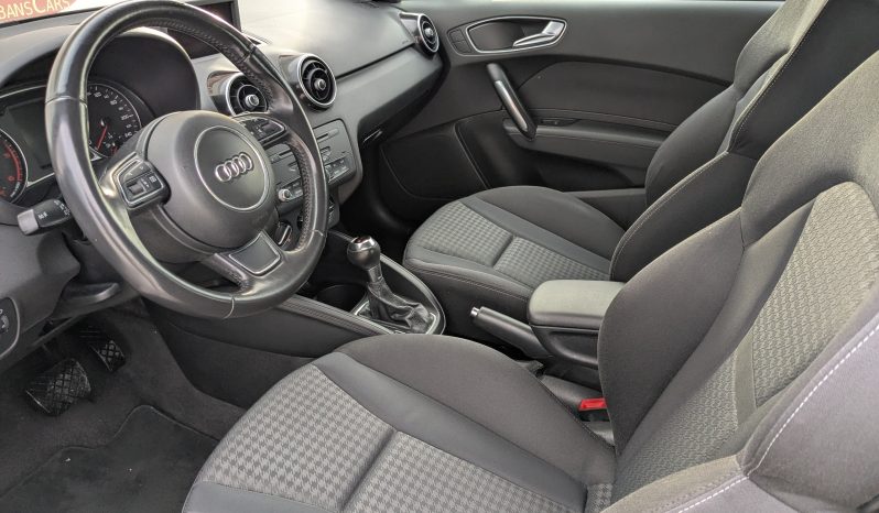 AUDI A1 1.6TDI 90CV STRONIC AMBITION lleno