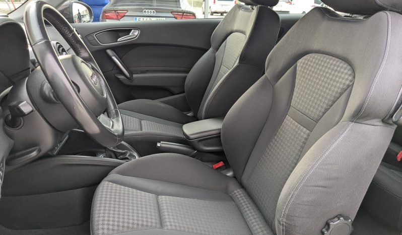 AUDI A1 1.6TDI 90CV STRONIC AMBITION lleno