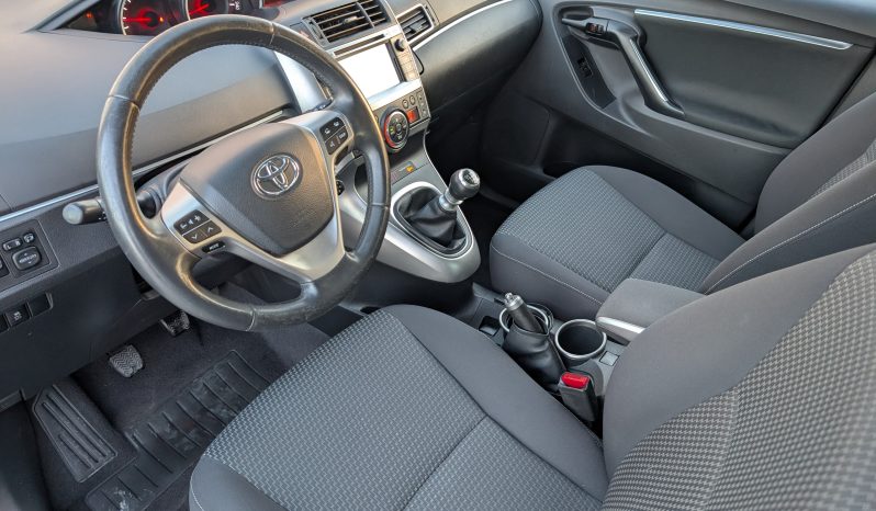 TOYOTA VERSO 112 D-4D 112CV 6VL 5PLAZAS ADVANCE lleno